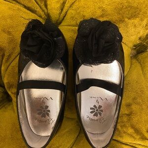 Nina Black Dress Shoes for Girl 6